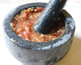 கிராமத்து விருந்து: சுட்ட கார தக்காளி சட்னி(village style burnt tomato chutney recipe in tamil) ரெசிபி ஸ்டேப் 3 புகைப்படம்