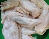 Foto langkah ke 1 dari resep Spicy Chicken Wings (frozen food).