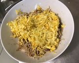 Une image de l'étape 5 de Nouilles japonaises sautées aux champignons, courgettes et épices.