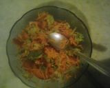 Foto del paso 4 de la receta: Bifecitos de ternera, salteado con verdura, acompañado con arroz amarillo y ensalada de tomate, lechuga y zanahoria