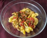 Foto del paso 2 de la receta Tortilla de cebolla y pimientos..y algo más #yosoyyo