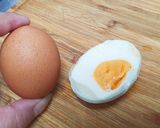 「金沙滑蛋」雞蛋和鹹蛋混搭的食譜步驟1照片