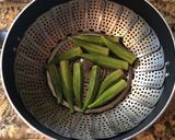A picture of step 2 of Okra with Scallion Oil.