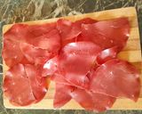Foto del passaggio 2 della ricetta Farfalle alla crema di ricotta e bresaola con pistacchi al profumo di limone