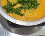 A picture of step 4 of Methi Malai Matar.