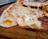 Foto del paso 4 de la receta: Pizza con borde de cheddar