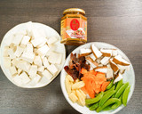 [開箱-全素蘑菇醬]Part 2 家常菜食譜-素食-蘑菇醬燒鮮蔬豆腐的食譜步驟1照片