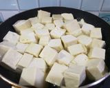 Hình bước làm 1 của món Đậu hũ chiên xóc mắm hành