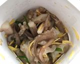 Hình bước làm 1 của món Râu mực xào bắp cải cà chua (bữa tối)