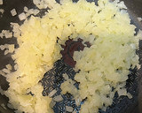 Foto del paso 2 de la receta: Empanadas fritas de loco