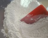 A picture of step 2 of Domino's style pasta pizza.