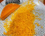 Une image de l'étape 3 de Triangles fourrés au Lardons et à la Mimolette.