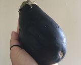 Foto del paso 1 de la receta: Berenjena 🍆 con espárragos y queso cotagge