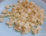 A picture of step 2 of Apple Crumble Muffin.