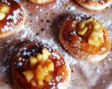 Une image de l'étape 5 de Feuilletés aux pommes caramélisées et chantilly.