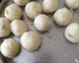 A picture of step 2 of Manchurian flavoured steamed rava balls.