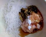 รูปขั้นตอนการทำที่ 3 ของ แกงจืดแตงกวายัดไส้ไก่สับ