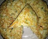 Foto langkah ke 2 dari resep Omelet mie sayuran dengan saos asam manis.