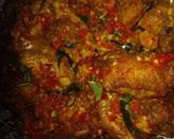 Foto langkah ke 7 dari resep 50. Ayam Sambal Terasi Daun Jeruk.
