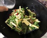 Foto langkah ke 4 dari resep Tumis Buncis Jagung Muda.