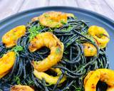 Hình bước làm 13 của món Mì Ý Mực Đen (Squid Ink Spaghetti) xào Hải Sản