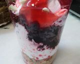 A picture of step 3 of Strawberry cheese delight.