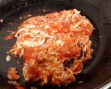 Foto del paso 4 de la receta: Chile guajillo relleno, con crema de pereil