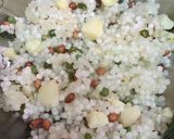 A picture of step 4 of Sabudana with green matar.