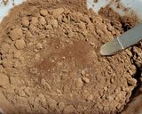 Foto del paso 3 de la receta: Cuajada de chocolate con bebida de vainilla