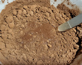 Foto del paso 3 de la receta: Cuajada de chocolate con bebida de vainilla