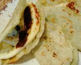 Foto del paso 3 de la receta: Quesadillas de queso fresco y epazote 🧀