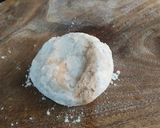 A picture of step 2 of Garlic Paratha.