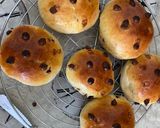 Foto del paso 10 de la receta: Bollitos de leche con pepitas de chocolate (doowap)