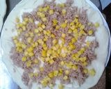 Foto langkah ke 5 dari resep Simple Tuna Pizza.