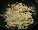 Foto del paso 10 de la receta: Fusilis encebollados, a pestados y tricolores