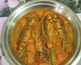 A picture of step 7 of Parshe Fish curry.