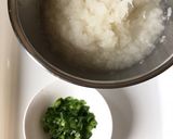 A picture of step 1 of 10-Minute Spicy Daikon Grated Soup with Mochi (Ozoni).