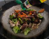 Gambar langkah 4 resipi Stir Fry Mixed Vege😍.