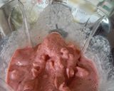 Foto del paso 1 de la receta: Helado de frutilla 🧁