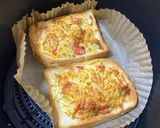 รูปขั้นตอนการทำที่ 3 ของ Pizza Toast