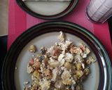 A picture of step 5 of Papas con huevo n veggies.
