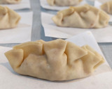 Foto del paso 3 de la receta: Gyozas de gambón
