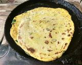 A picture of step 4 of Methi dahi ke masala paratha.