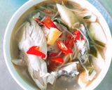 Hình bước làm 5 của món Canh chua đầu cá hồi