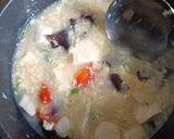 Foto langkah ke 4 dari resep Sup Tahu Ayam Jamur.