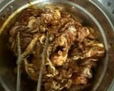 รูปขั้นตอนการทำที่ 1 ของ หมูทอดกระเทียม ￼