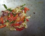 Foto langkah ke 2 dari resep Nasi Goreng Hitam Tinta Cumi.