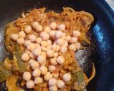 A picture of step 1 of Chickpeas Bhindi masala.