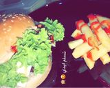 صورة لخطوة 3 من وصفة برجر منزلي 👍🏻😍