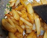 A picture of step 4 of Garlic potato.